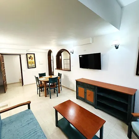 Serene Flores 1g With Pool Apartament *